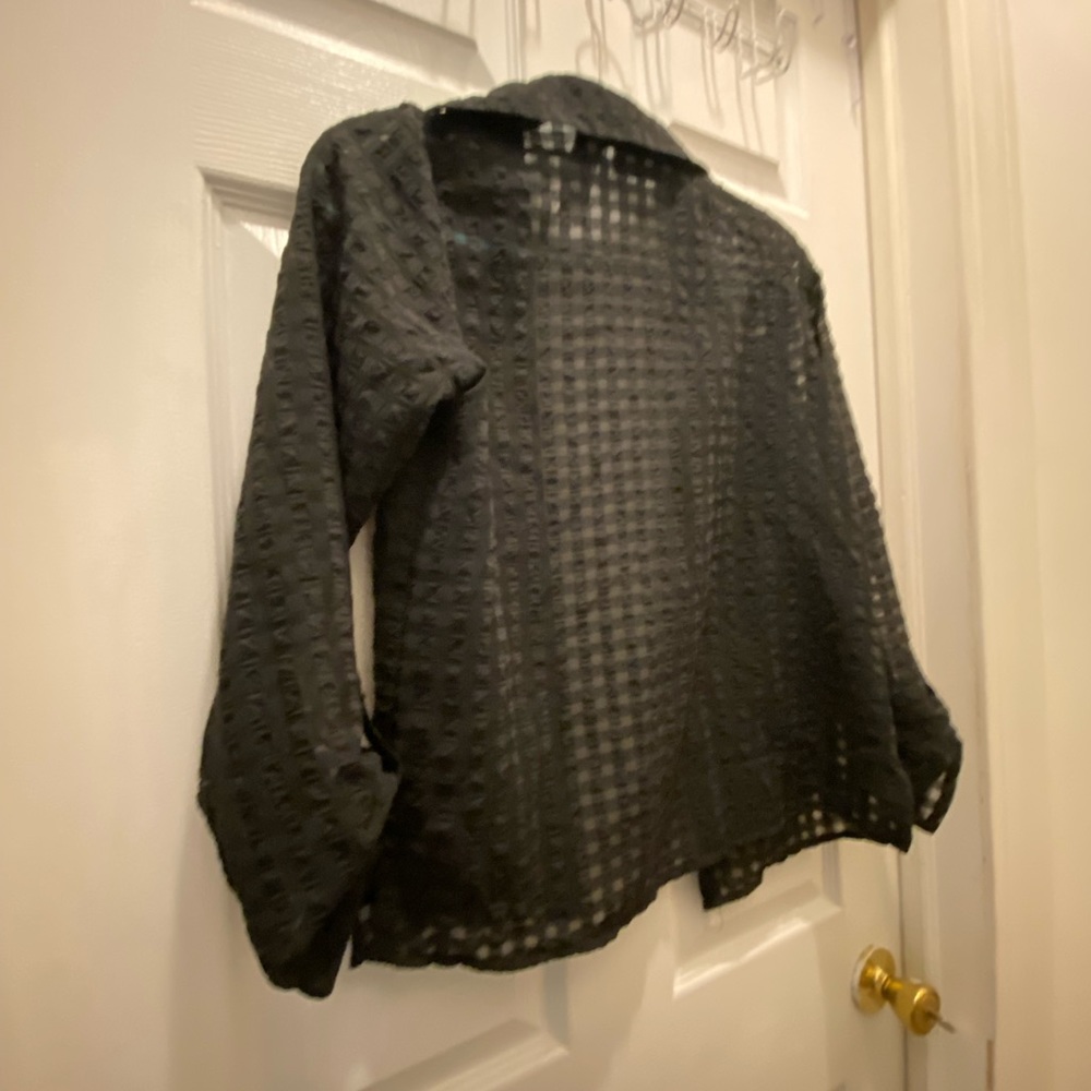 Lightweight button down - Picture 2 of 4